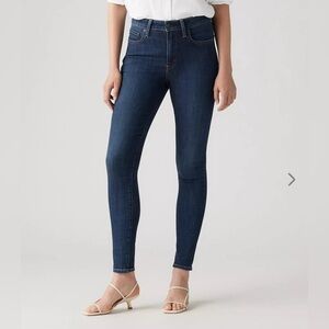 Levi’s 721 High Rise Skinny Jeans Medium/Dark Wash